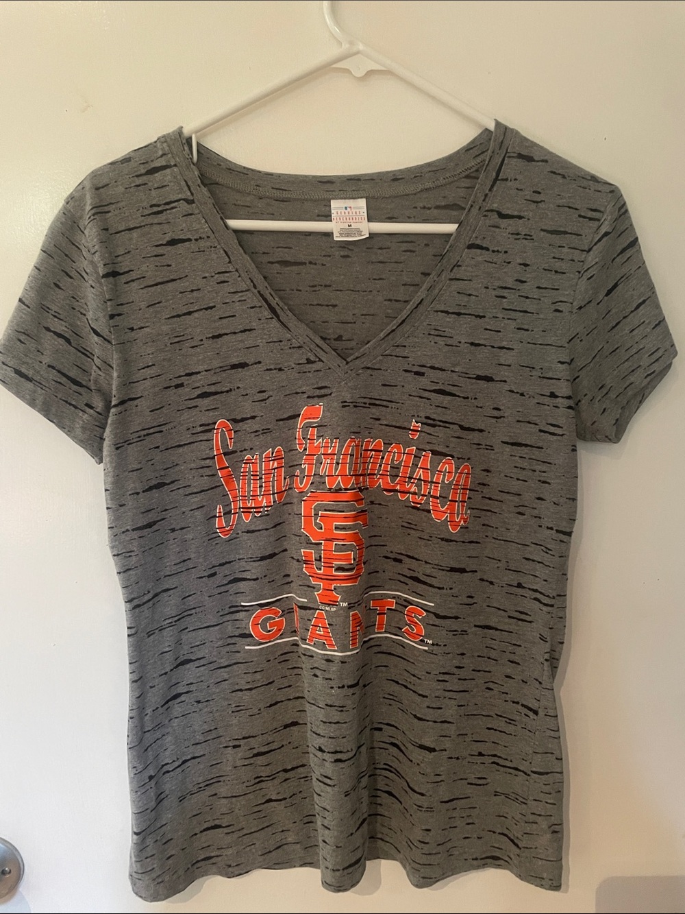 San Francisco Giants Women's Grey V-Neck Short Sleeve Tee